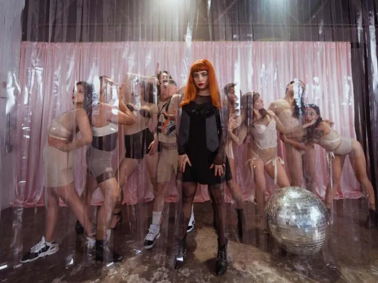 ¿Mon Laferte reivindica el feminismo en sus canciones?