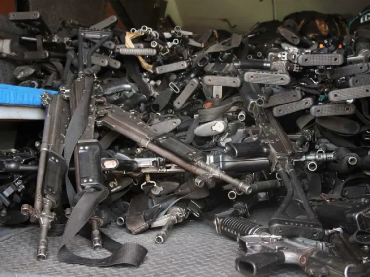 Alistan informe de servidores relacionados al tráfico de armas