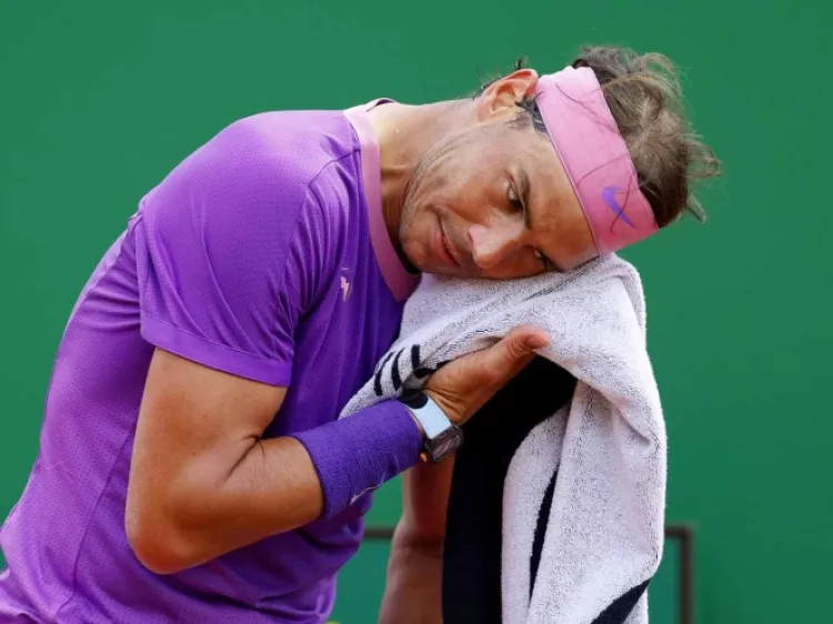 Nadal tiene complicado estreno en Barcelona