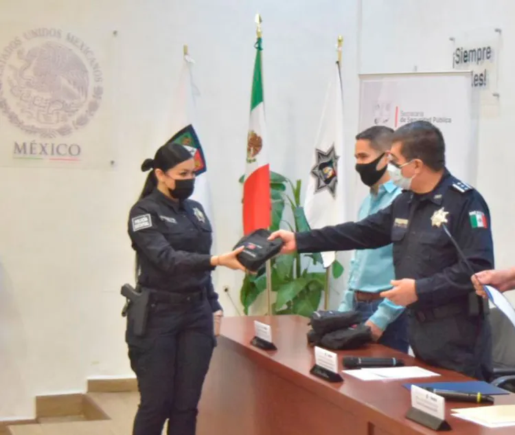 Certifican a agentes de la PESP