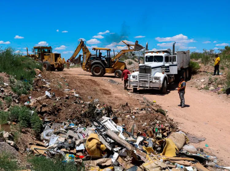 Atacan basureros clandestinos