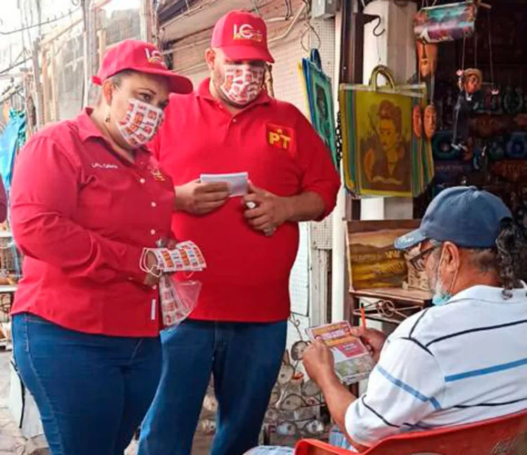 Recorre Leticia Calderón varios sectores de Nogales