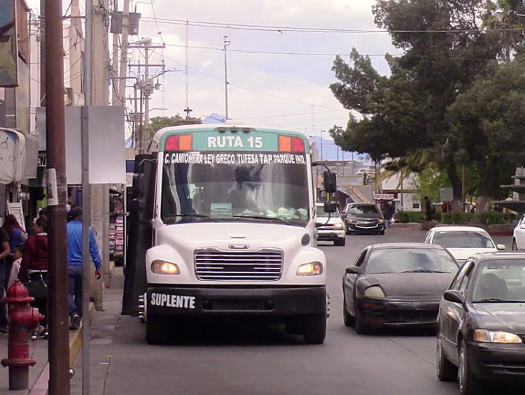 Pandemia afecta transporte urbano
