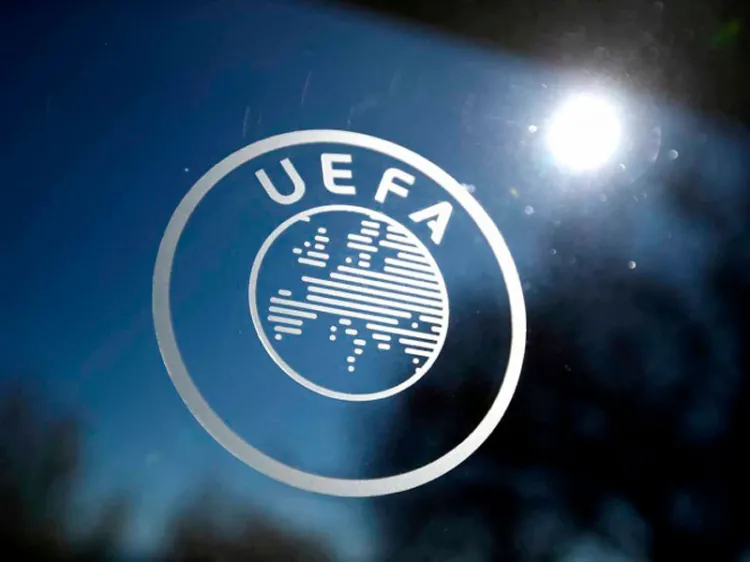 La UEFA se une al boicot de redes sociales