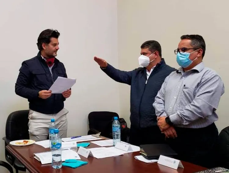 Rinde protesta nuevo titular del Oomapas