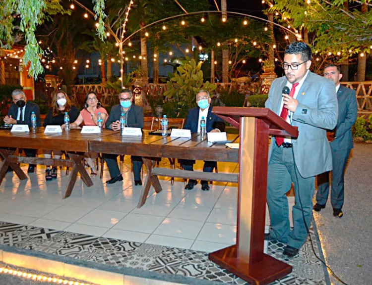 Asume nuevo presidente de Colegio de Arquitectos