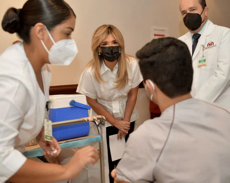 Recibe personal de salud de segunda línea de atención COVID primera dosis de vacuna: Gobernadora