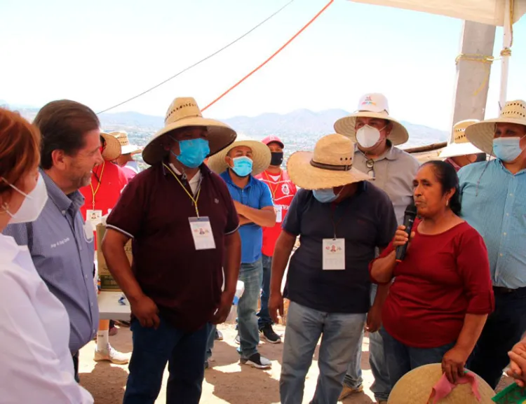 Escucha Freig necesidades de comunidad Mazahua