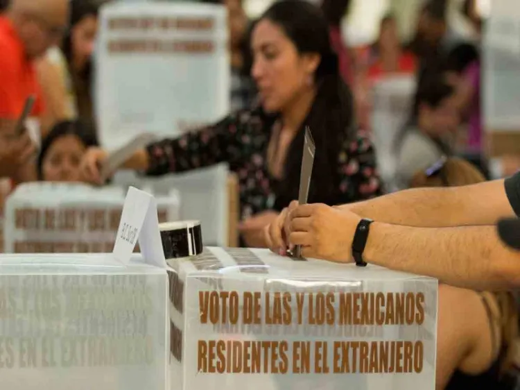 INE fracasó en promover voto en el extranjero: López Obrador