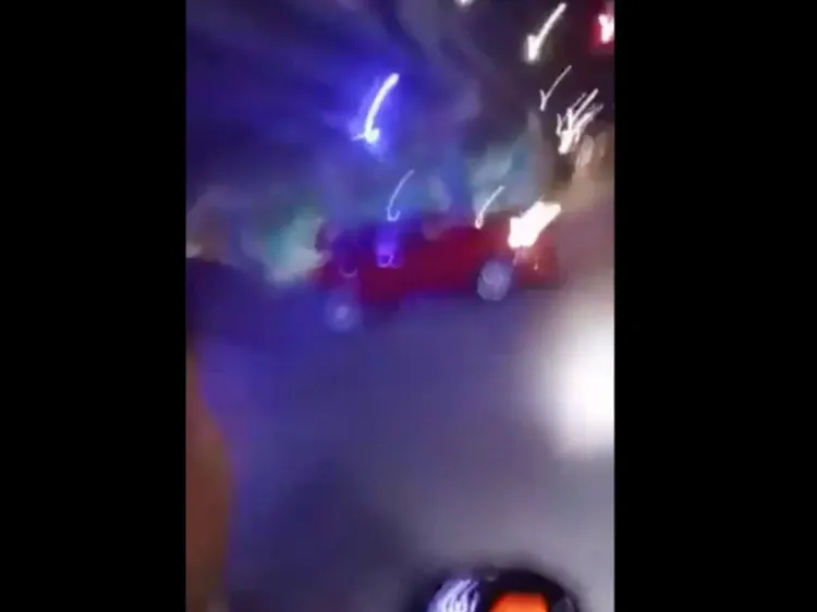 Transmite en vivo su muerte: iban en moto pasándose todos los altos