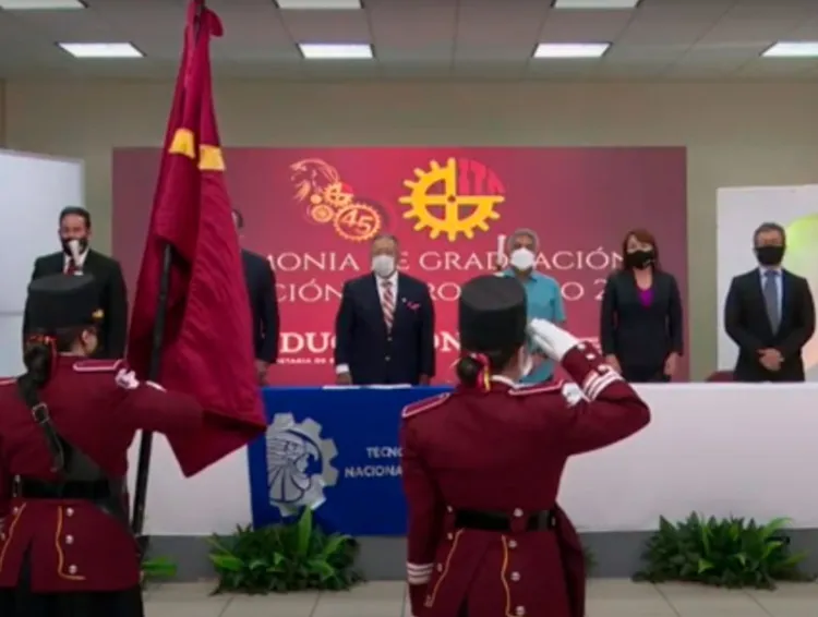 Gradúan 195 Profesionales