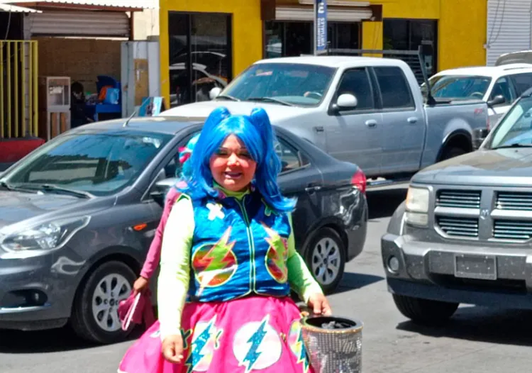 Entrega su pasión en las calles