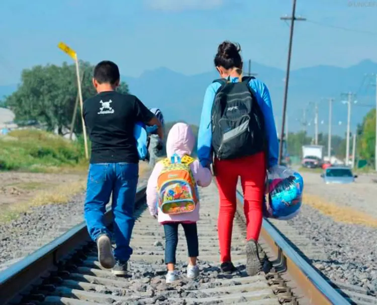 Tienen niños migrantes el derecho a estudiar