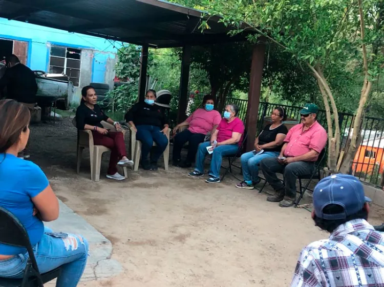 Escuchan propuestas de Lupita Gracia