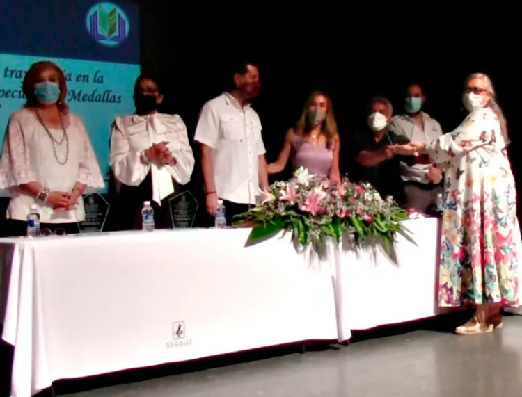 Reconocen labor de docentes