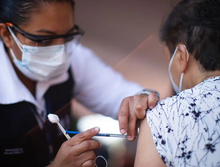 Permite vacuna erradicar virus