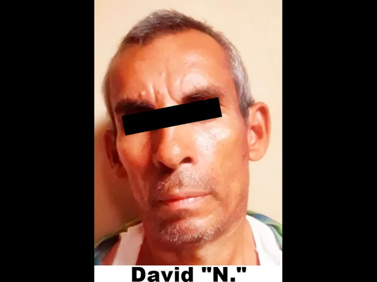 Quema a pareja mientras dormía