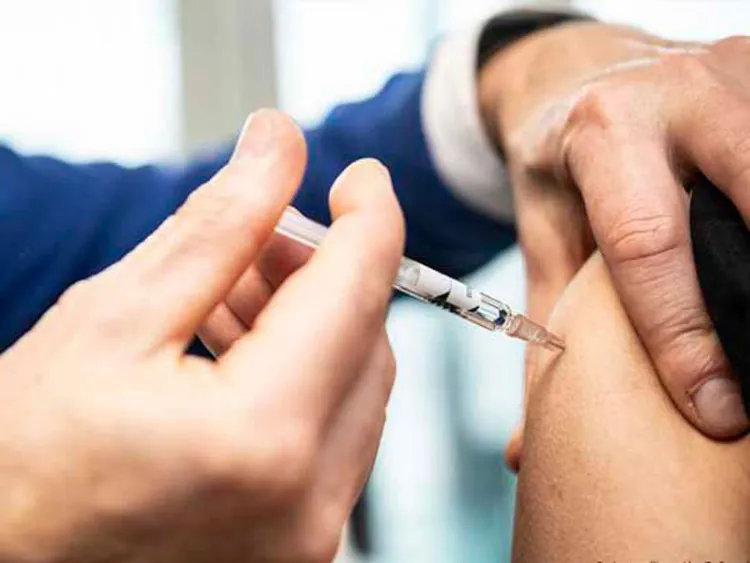 Anuncian vacunación de 50 a 59 años