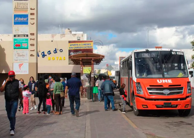 Reconoce UUH a choferes del transporte público