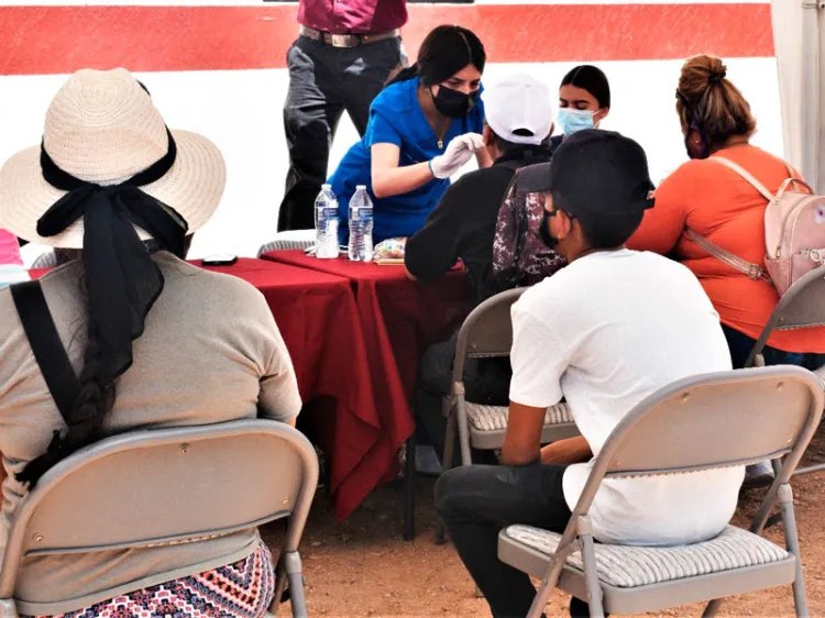Llevan jornada de salud preventiva a La Mesa