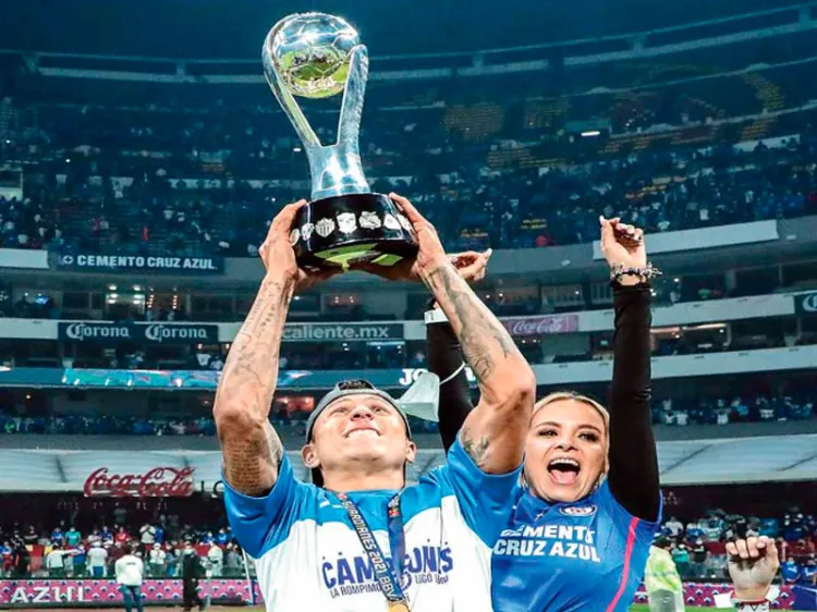 Vocablo que caló hondo; la palabra cruzazulear les afectaba