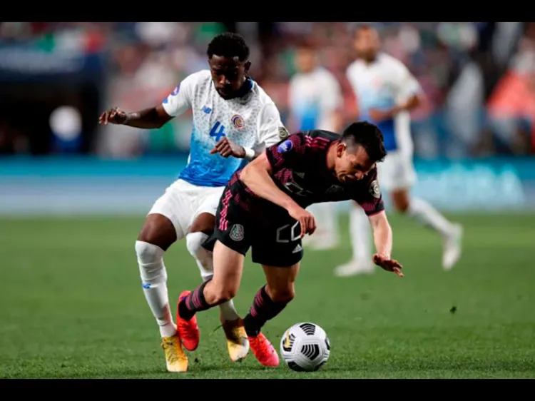 ‘Chucky’ Lozano se queja del arbitraje ante Costa Rica
