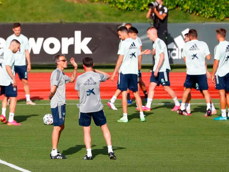 Tras polémica, sí se vacunará a selección de España