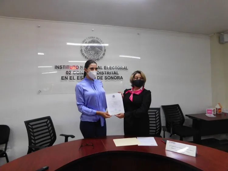 Recibe constancia de candidata electa a la diputación federal