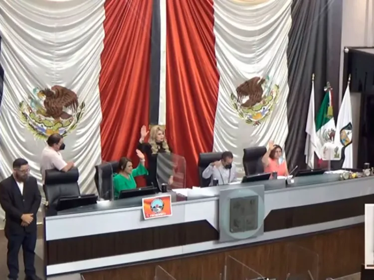 Regresan al Congreso 4 diputados con licencia