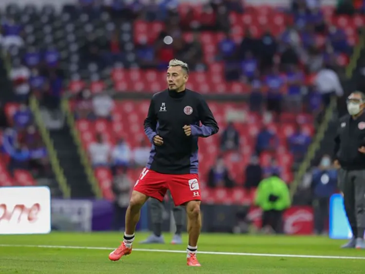 Toluca le renueva contrato a Sambueza