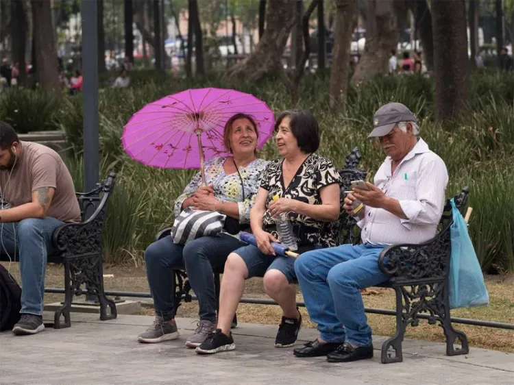 En julio, adultos mayores recibirán pensión de 3 mil 100 pesos