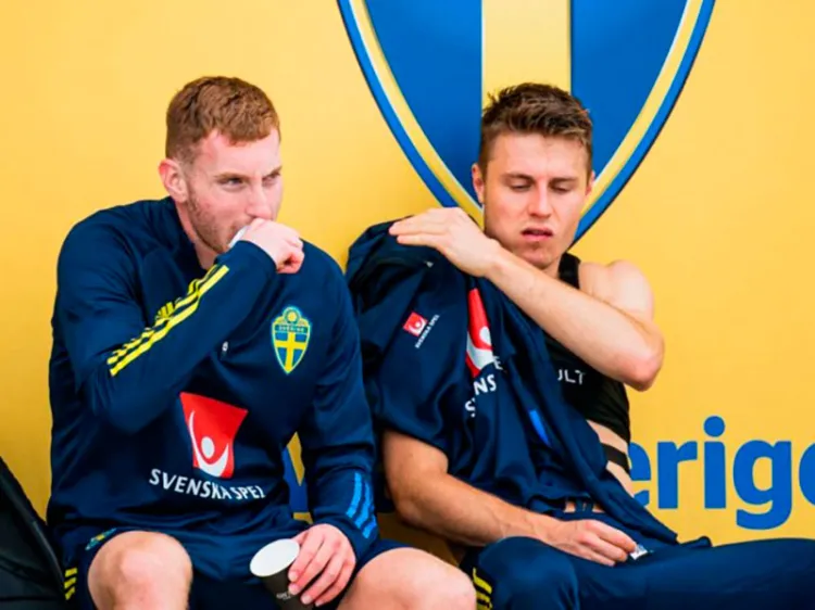 Suecia recupera a dos futbolistas que habían dado positivo