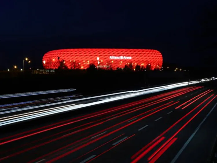 Estadio de la Eurocopa se iluminaría con los colores del arcoíris