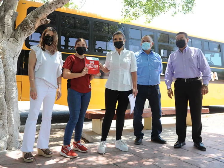 Entrega Gobernadora becas educativas