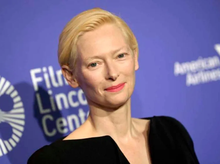 Tilda Swinton da vida al vestuario de Pasolini en un espectáculo en Roma