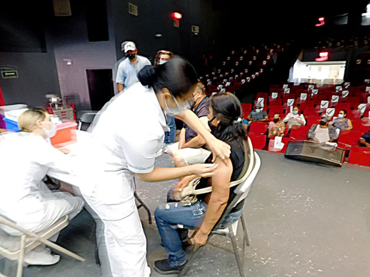 Poca afluencia último día de vacunación