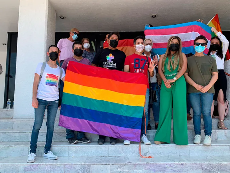 Piden legitimar matrimonios igualitarios