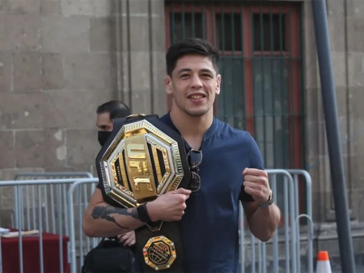 Brandon Moreno se reúne con López Obrador