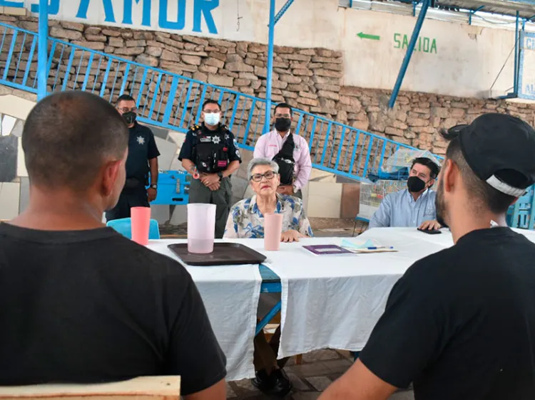 Imparte Unavim taller sobre prevención de la violencia