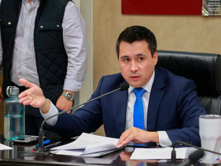 “Traba Morena iniciativa de matrimonios igualitarios”