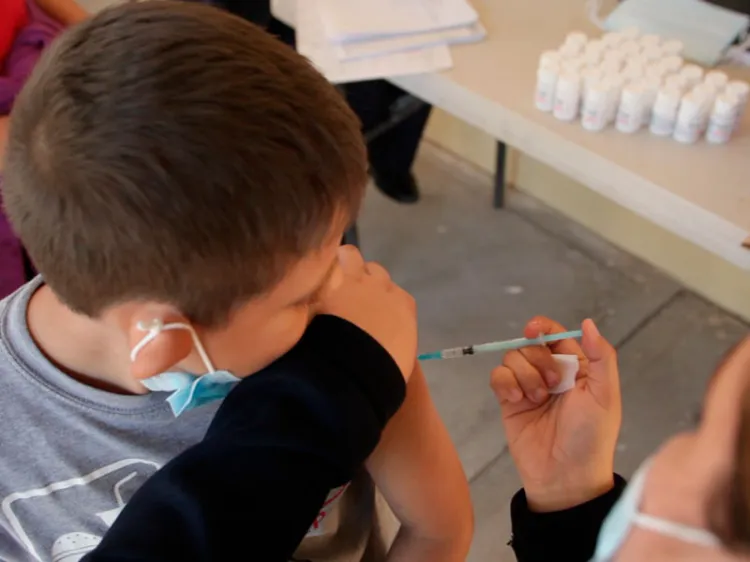 Instan proteger a niños de Sarampión y Rubéol”