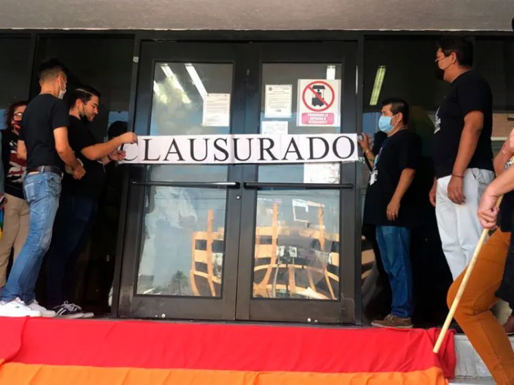 Clausuran de forma simbólica el CE