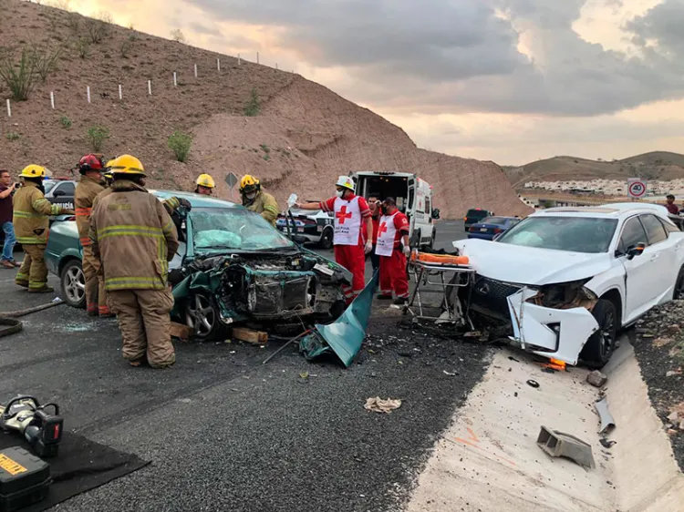 Chocan de frente en accidente