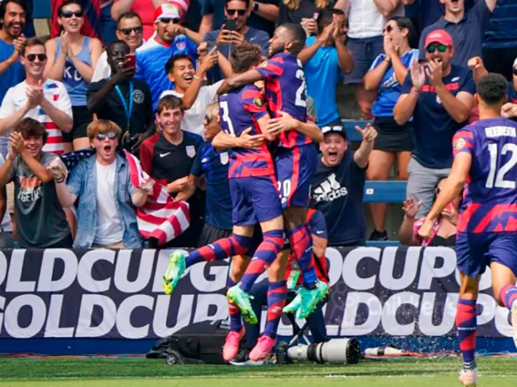 EU se queda con la cima del grupo B en la Copa Oro