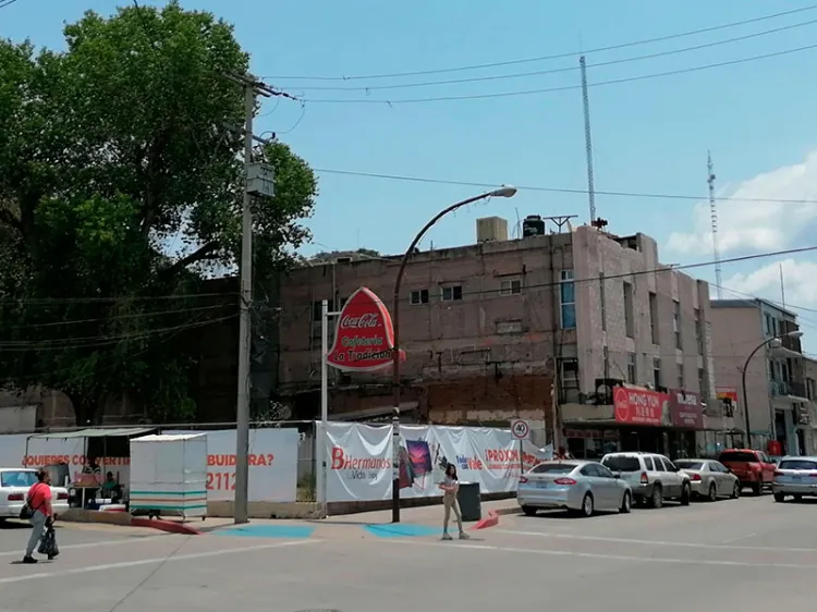 Buscan proteger legendario Álamo en centro de la ciudad