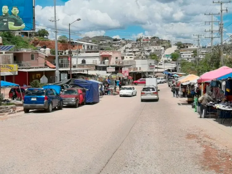 Tiangueros recuperan sus ventas poco a poco