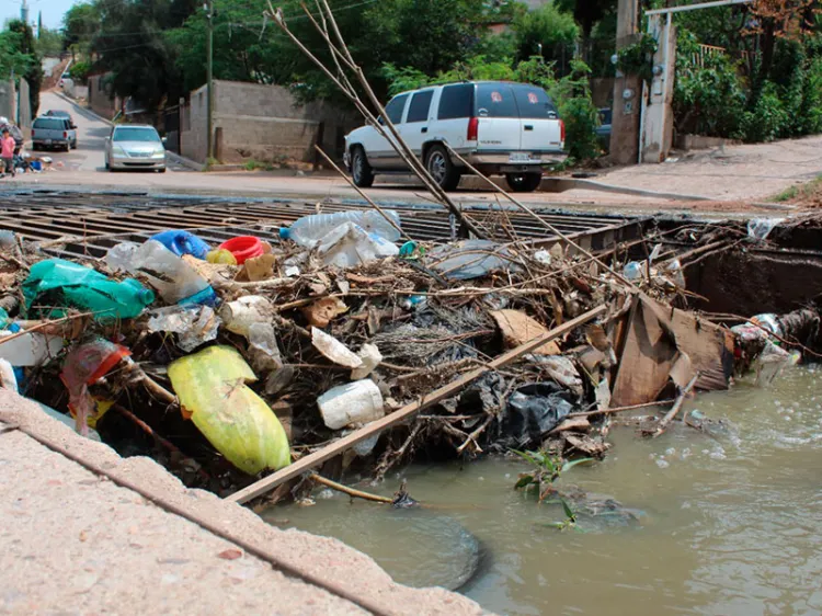 Afectan lluvias red de drenaje