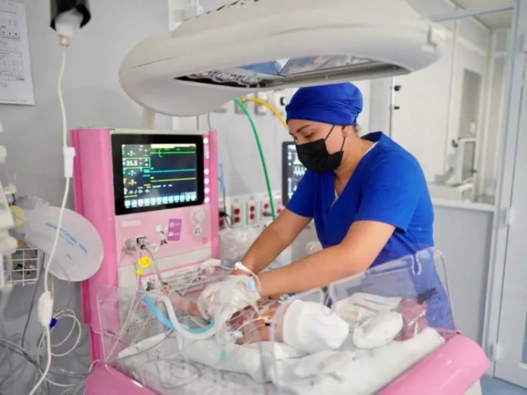 IMSS previene la ceguera en bebés prematuros con tratamiento láser