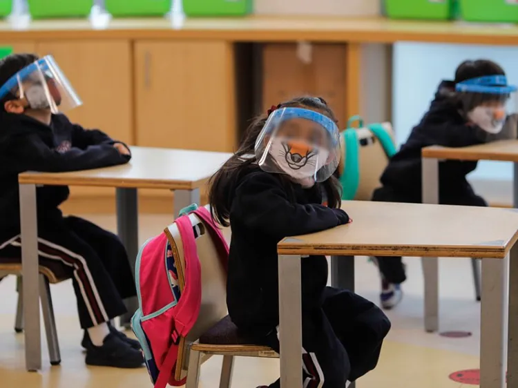 Acuerdan vuelta a clases como actividad 'escencial'