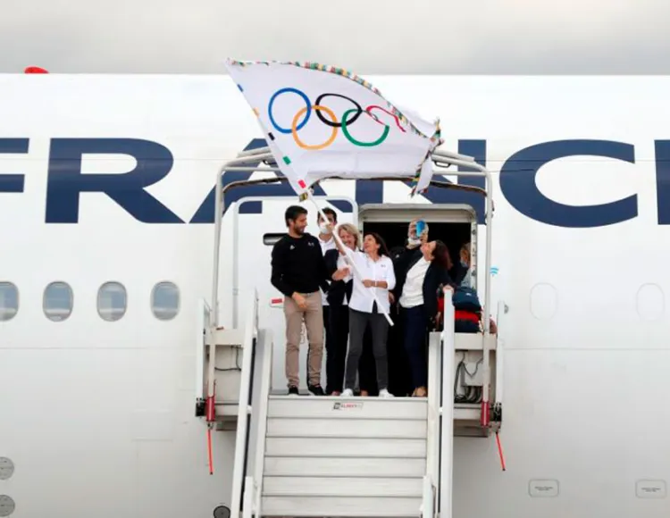 La bandera olímpica ya ondea en París